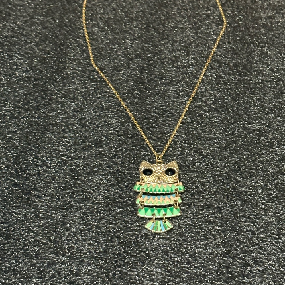 Gold tone and Green Owl Pendant Necklace